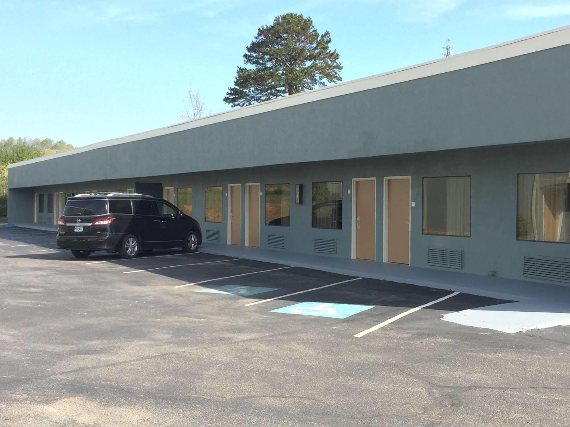 Econo Lodge White Pine Morristown I-81 & I-40 Split Exteriör bild